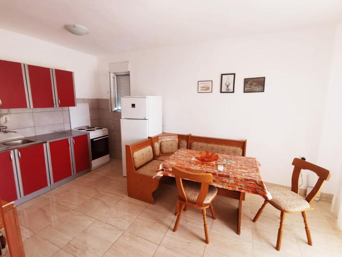 Apartmani Luka Rtina Bagian luar foto